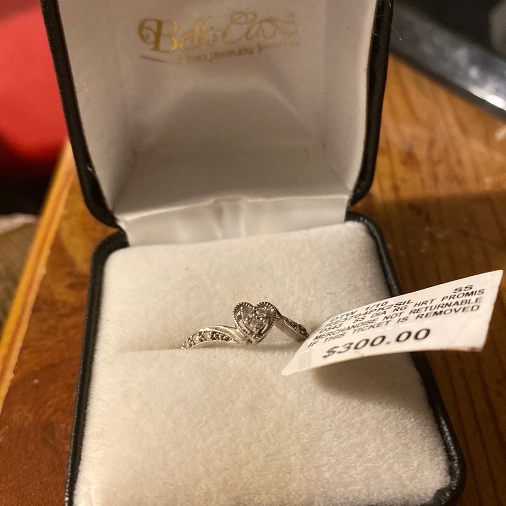 diamond promise ring size 7 3/4 nwt